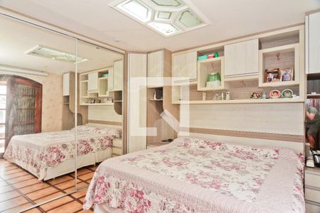 Casa à venda com 350m², 4 quartos e 4 vagas Casa à venda com 350m², 4 quartos e 4 vagasSuíte