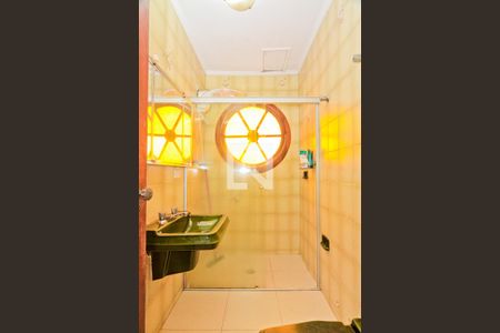 Casa à venda com 350m², 4 quartos e 4 vagas Casa à venda com 350m², 4 quartos e 4 vagasBanheiro