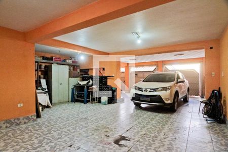 Casa à venda com 350m², 4 quartos e 4 vagas Casa à venda com 350m², 4 quartos e 4 vagasÁrea externa