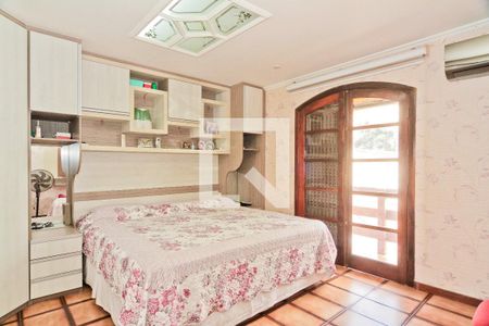 Casa à venda com 350m², 4 quartos e 4 vagas Casa à venda com 350m², 4 quartos e 4 vagasSuíte