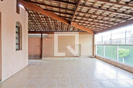 Casa à venda com 350m², 4 quartos e 4 vagas Casa à venda com 350m², 4 quartos e 4 vagasÁrea externa