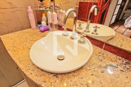 Casa à venda com 350m², 4 quartos e 4 vagas Casa à venda com 350m², 4 quartos e 4 vagasBanheiro da Suíte