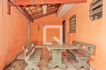 Casa à venda com 350m², 4 quartos e 4 vagas Casa à venda com 350m², 4 quartos e 4 vagasÁrea externa