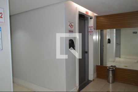 Apartamento à venda com 37m², 1 quarto e sem vagaElevador