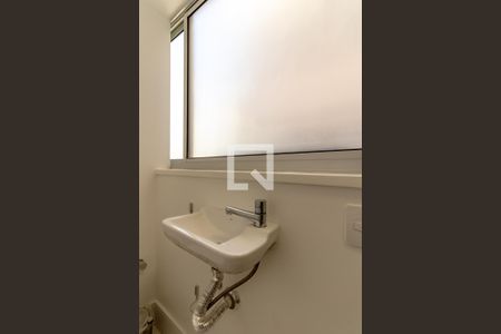 Apartamento à venda com 84m², 2 quartos e 1 vaga Apartamento à venda com 84m², 2 quartos e 1 vagaBanheiro de serviço