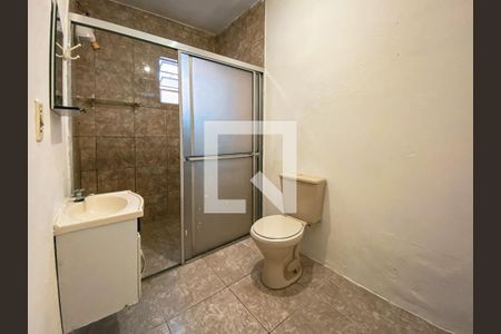 Banheiro de kitnet/studio para alugar com 2 quartos, 30m² em Conjunto Residencial Butanta, São Paulo