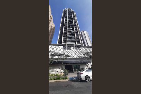 Apartamento à venda com 32m², 1 quarto e 1 vagaFachada e portaria