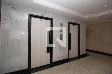 Apartamento para alugar com 90m², 3 quartos e 1 vagaHall social - Elevadores