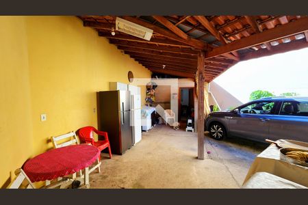 Casa à venda com 135m², 2 quartos e 4 vagas Casa à venda com 135m², 2 quartos e 4 vagasQuintal