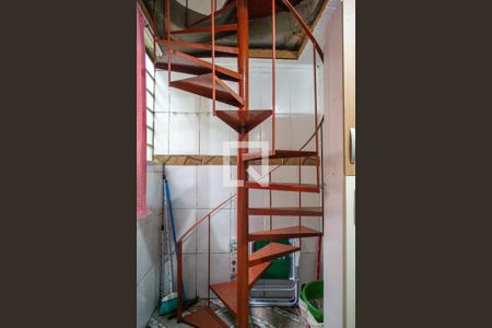 Escada de casa para alugar com 1 quarto, 80m² em Vila Nova, Porto Alegre