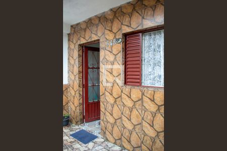 Fachada de casa para alugar com 1 quarto, 80m² em Vila Nova, Porto Alegre