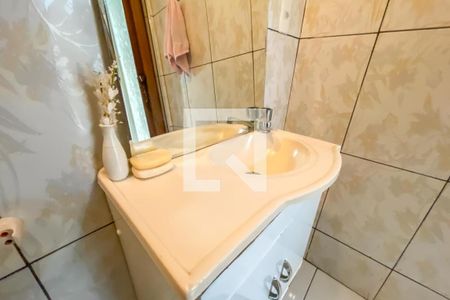 Casa à venda com 208m², 2 quartos e 4 vagas Casa à venda com 208m², 2 quartos e 4 vagasBanheiro Edícula