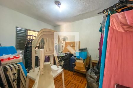 Casa à venda com 208m², 2 quartos e 4 vagas Casa à venda com 208m², 2 quartos e 4 vagasQuarto Edícula