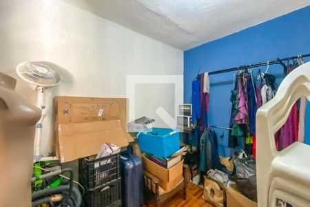 Casa à venda com 208m², 2 quartos e 4 vagas Casa à venda com 208m², 2 quartos e 4 vagasQuarto Edícula