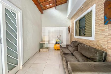 Casa à venda com 208m², 2 quartos e 4 vagas Casa à venda com 208m², 2 quartos e 4 vagasÁrea de Serviço