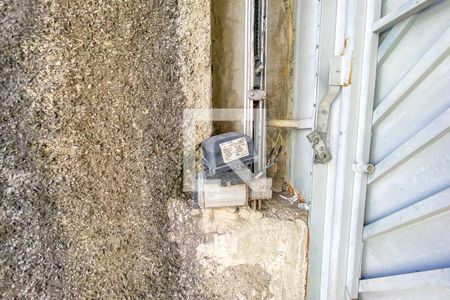 Casa à venda com 208m², 2 quartos e 4 vagas Casa à venda com 208m², 2 quartos e 4 vagasQuintal e Garagem