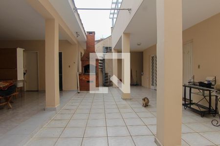 Casa à venda com 200m², 2 quartos e 2 vagas Casa à venda com 200m², 2 quartos e 2 vagasÁrea comum
