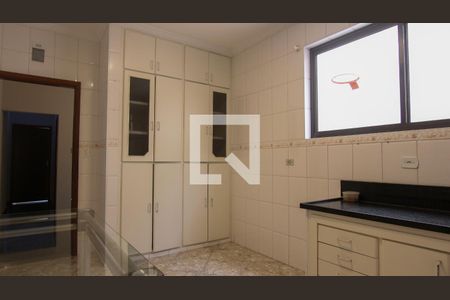 Casa à venda com 200m², 2 quartos e 2 vagas Casa à venda com 200m², 2 quartos e 2 vagasCozinha