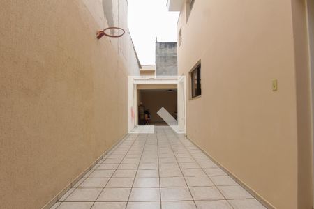 Casa à venda com 200m², 2 quartos e 2 vagas Casa à venda com 200m², 2 quartos e 2 vagasÁrea comum