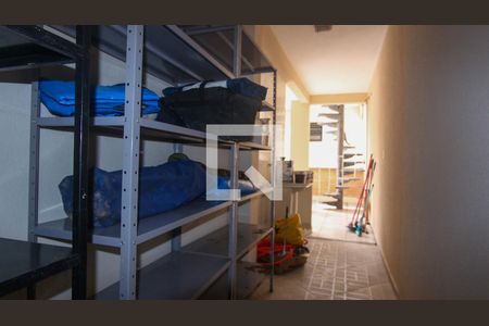 Casa à venda com 200m², 2 quartos e 2 vagas Casa à venda com 200m², 2 quartos e 2 vagasÁrea de Serviço