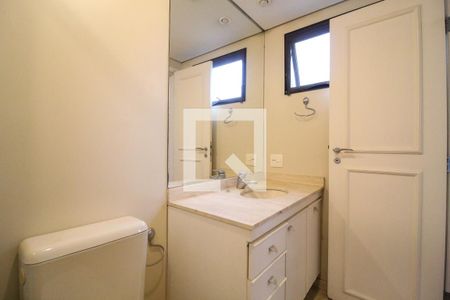 Apartamento à venda com 234m², 5 quartos e 4 vagasBanheiro da Suíte 2