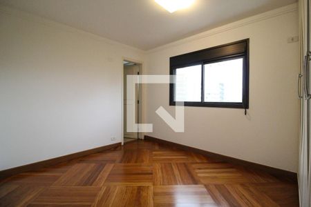 Apartamento à venda com 234m², 5 quartos e 4 vagasSuite 2