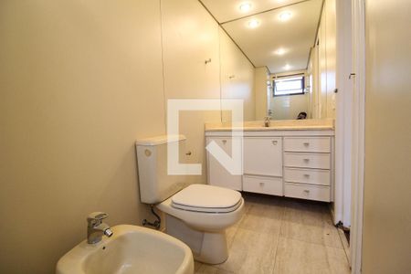 Apartamento à venda com 234m², 5 quartos e 4 vagasBanheiro da Suíte 3