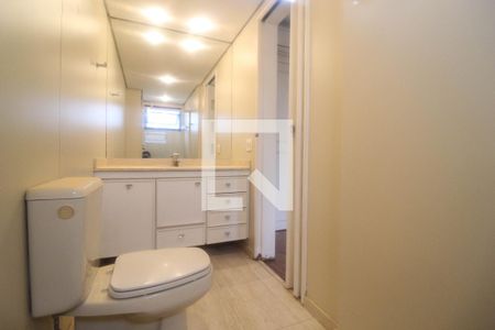 Apartamento à venda com 234m², 5 quartos e 4 vagasBanheiro da Suíte 3