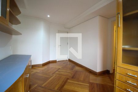 Apartamento à venda com 234m², 5 quartos e 4 vagasEscritório