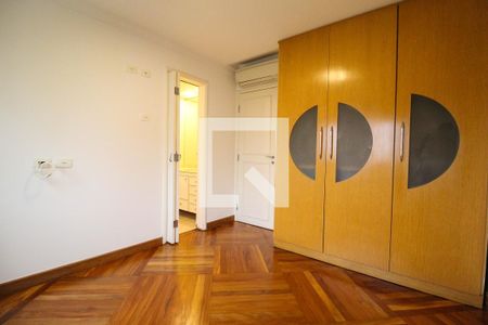 Apartamento à venda com 234m², 5 quartos e 4 vagasSuíte 3