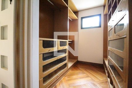 Apartamento à venda com 234m², 5 quartos e 4 vagasCloset da suíte 4
