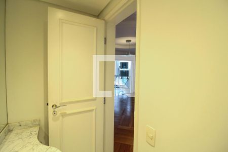 Apartamento à venda com 234m², 5 quartos e 4 vagasLavabo