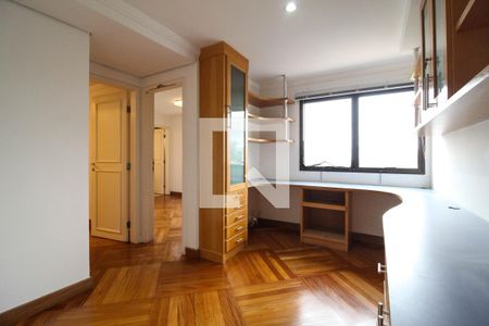 Apartamento à venda com 234m², 5 quartos e 4 vagasEscritório