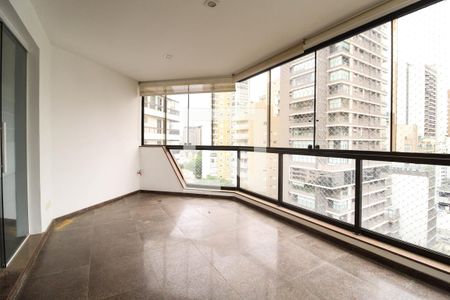Apartamento à venda com 234m², 5 quartos e 4 vagasVaranda