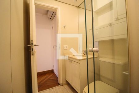Apartamento à venda com 234m², 5 quartos e 4 vagasBanheiro da Suíte 1