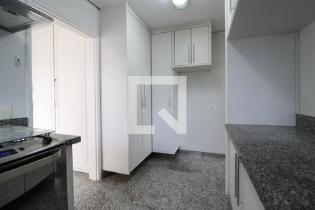 Apartamento à venda com 234m², 5 quartos e 4 vagasCozinha