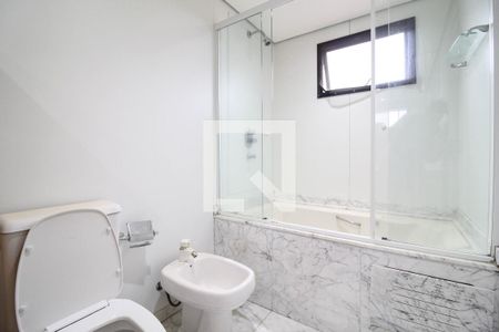 Apartamento à venda com 234m², 5 quartos e 4 vagasBanheiro da Suíte 4