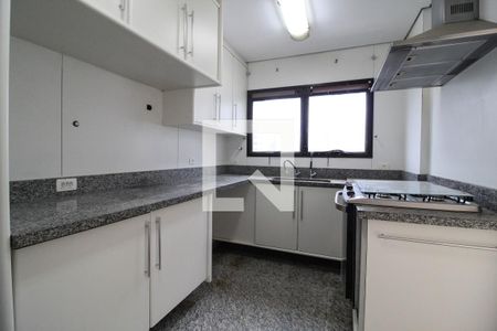 Apartamento à venda com 234m², 5 quartos e 4 vagasCozinha