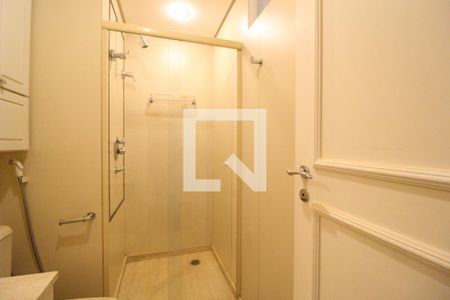 Apartamento à venda com 234m², 5 quartos e 4 vagasBanheiro da Suíte 1