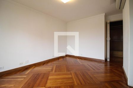 Apartamento à venda com 234m², 5 quartos e 4 vagasSuite 4