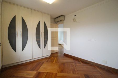 Apartamento à venda com 234m², 5 quartos e 4 vagasSuite 2