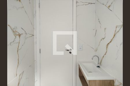 Apartamento à venda com 74m², 2 quartos e 2 vagasBanheiro da Suíte