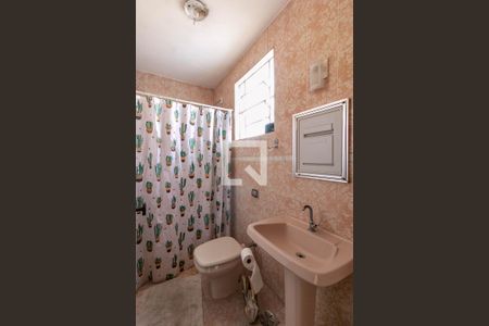 Casa à venda com 360m², 4 quartos e 6 vagas Casa à venda com 360m², 4 quartos e 6 vagasedícula