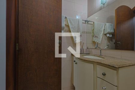 Casa à venda com 360m², 3 quartos e 3 vagasBanheiro da Suíte