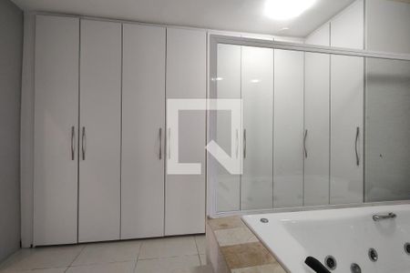 Casa à venda com 380m², 4 quartos e 2 vagasBanheiro da Suíte 1