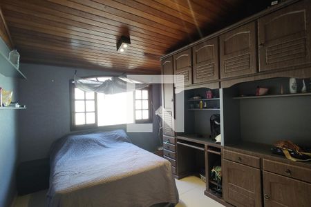 Casa à venda com 380m², 4 quartos e 2 vagasQuarto 2 - Armários