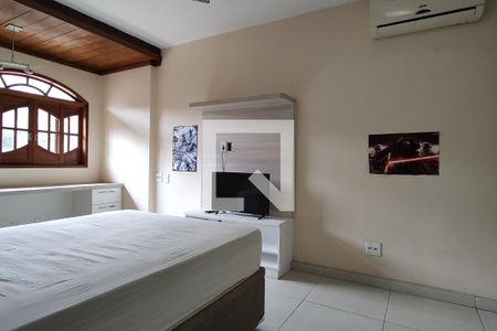 Casa à venda com 380m², 4 quartos e 2 vagasQuarto 3 - Armários