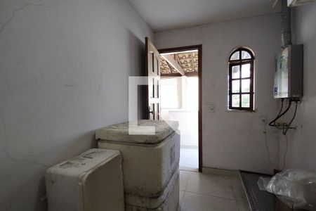 Casa à venda com 380m², 4 quartos e 2 vagasQuarto de Serviço