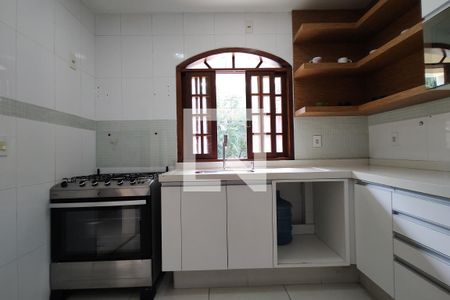 Casa à venda com 380m², 4 quartos e 2 vagasCozinha - Armários