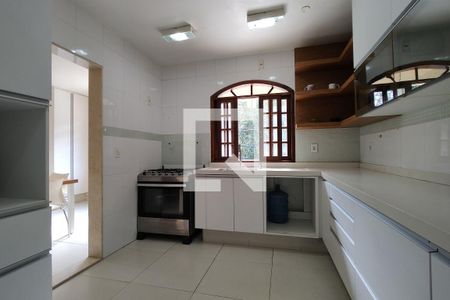 Casa à venda com 380m², 4 quartos e 2 vagasCozinha - Armários